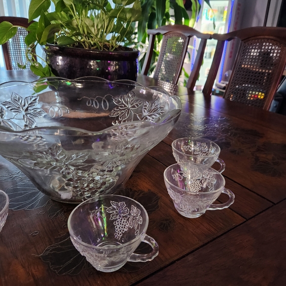 Elegant Glass Punch Bowl Set with 6 Cups - Picture 3 of 5